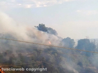 Giove - Incendio nel centro abitato
