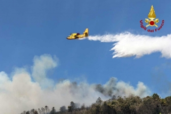 Incendio nel Pisano