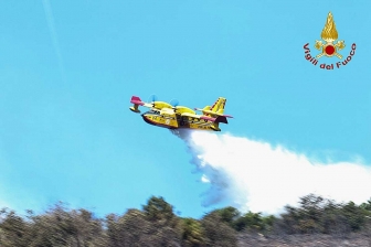 Incendio nel Pisano