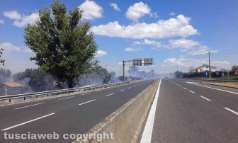 Incendio sulla Superstrada