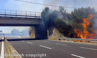 Incendio sulla Superstrada