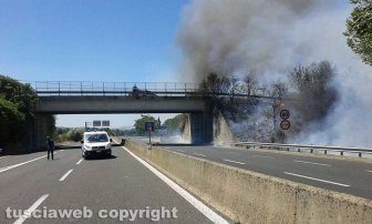 Incendio sulla Superstrada