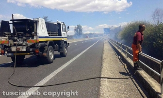 Incendio sulla Superstrada