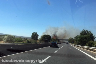 Incendio sulla Superstrada