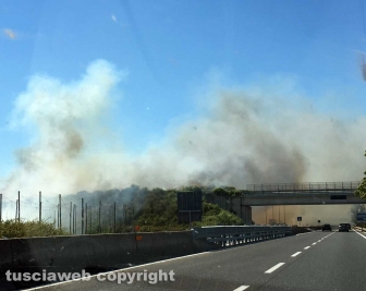 Incendio sulla Superstrada