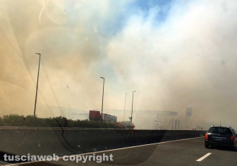 Incendio sulla Superstrada