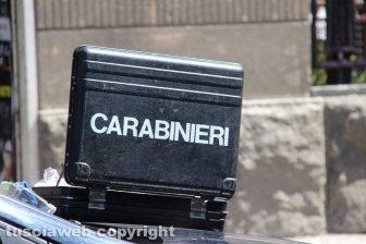 Operaio cade mentre lavora, è grave