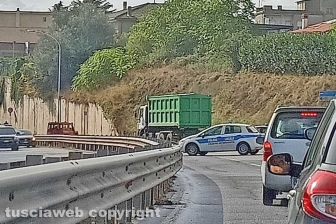 Viterbo - Scontro tra due auto sul Semianello