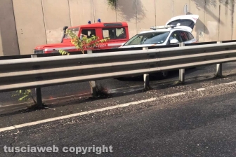Viterbo - Scontro tra due auto sul Semianello