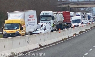 Viterbo - Incidente sulla superstrada, 4 veicoli coinvolti e traffico in tilt