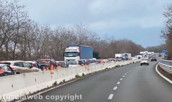 Viterbo - Incidente sulla superstrada, 4 veicoli coinvolti e traffico in tilt