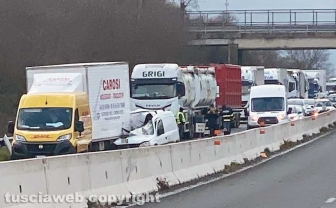 Viterbo - Incidente sulla superstrada, 4 veicoli coinvolti e traffico in tilt