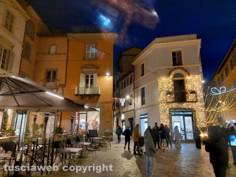 Viterbo - Luminari di Natale - Piazza delle Erbe