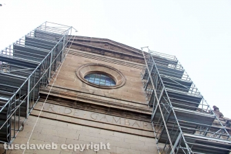 Viterbo - La cattedrale e le impalcature