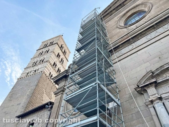 Viterbo - La cattedrale e le impalcature