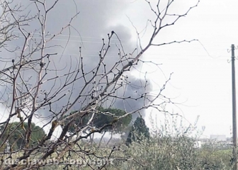 Fabrica di Roma - Incendio all'isola ecologica