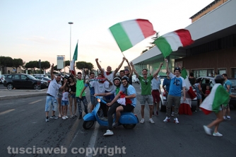Italia ai quarti, festa a Viterbo