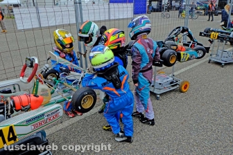 Karting, la vita ai box