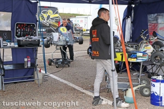 Karting, la vita ai box