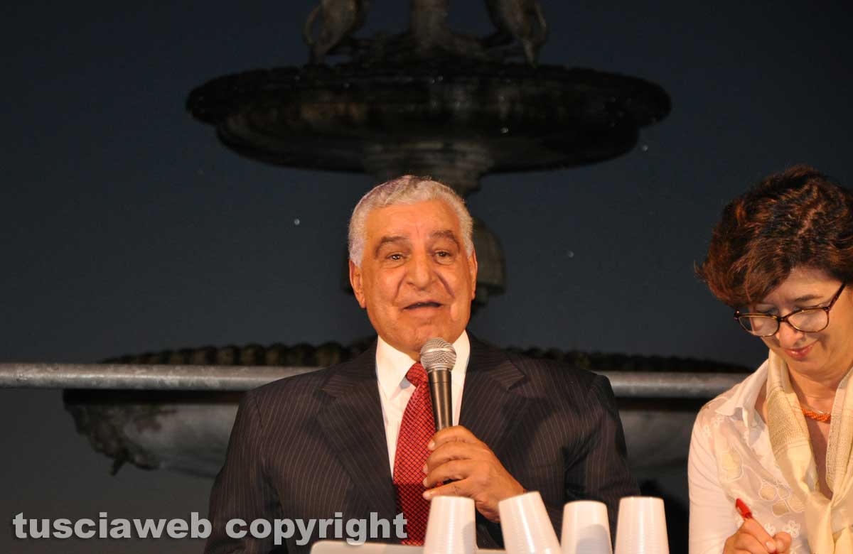 Caffeina - L'egittologo Zahi Hawass