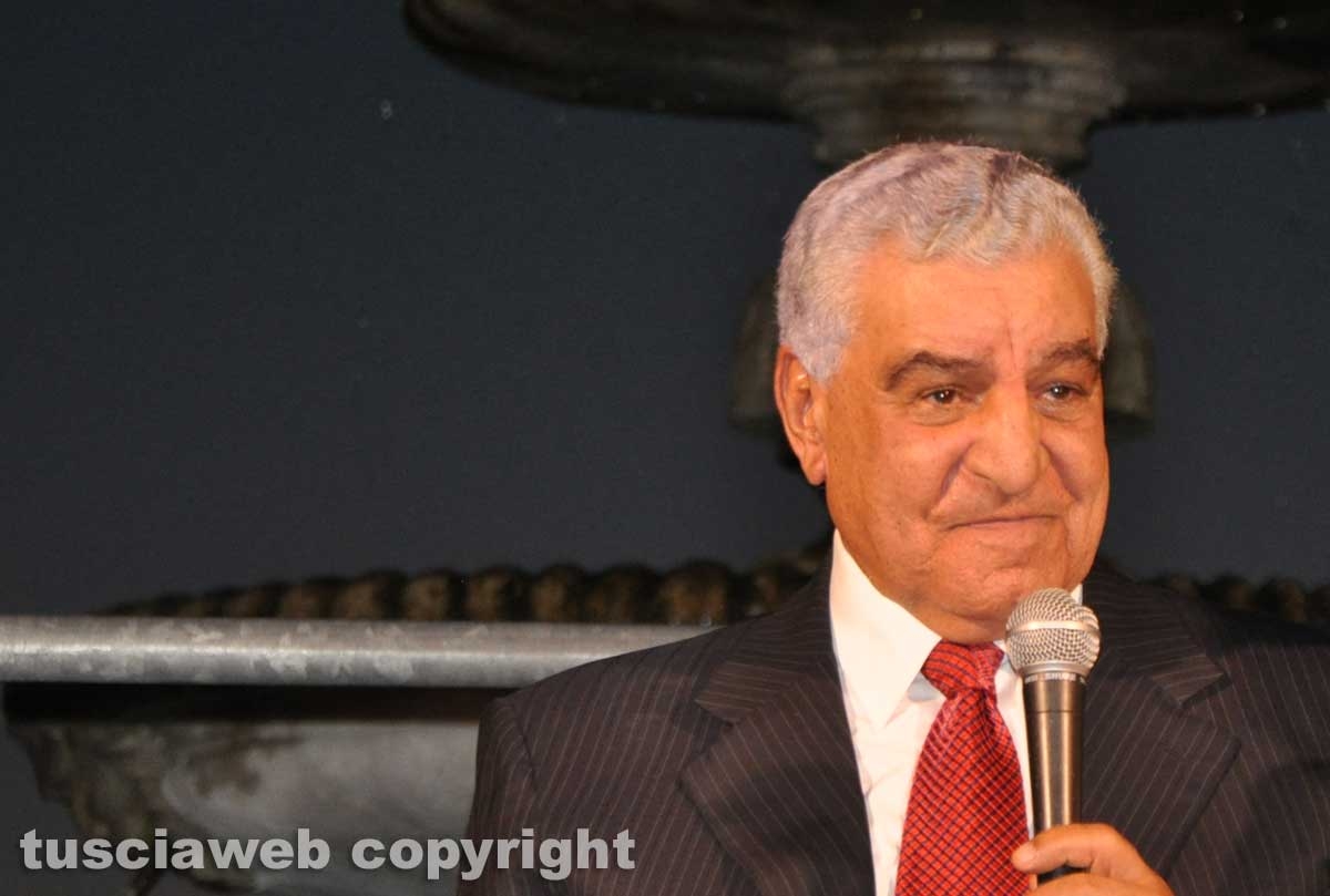 Caffeina - L'egittologo Zahi Hawass