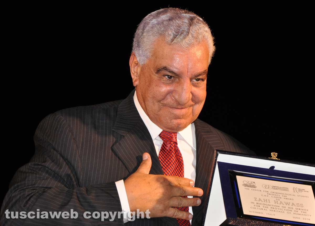 Caffeina - L'egittologo Zahi Hawass