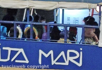 Civitavecchia - La ong Aita Mari alla banchina 16 del porto con 31 immigrati salvati