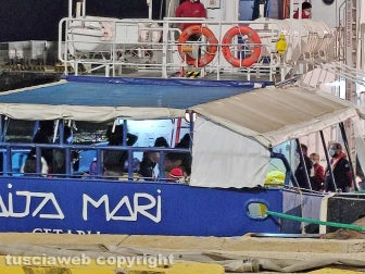 Civitavecchia - La ong Aita Mari alla banchina 16 del porto con 31 immigrati salvati