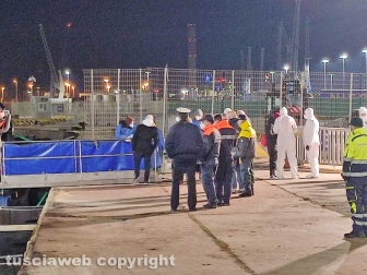 Civitavecchia - La ong Aita Mari alla banchina 16 del porto con 31 immigrati salvati