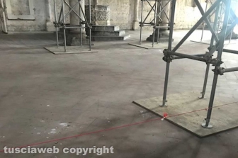La basilica di Tuscania ridotta a piccionaia