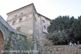 La "bella e la bestia" al lago di Bolsena