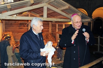 Presepe piazza del Comune - La benedizione