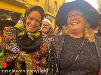Viterbo - La calza della Befana più lunga del mondo