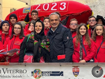 Viterbo - La calza della Befana più lunga del mondo