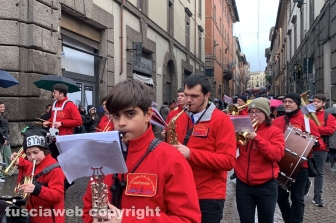 Viterbo - La calza della Befana più lunga del mondo - Edizione 2024