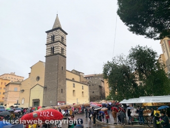 Viterbo - La calza della Befana più lunga del mondo - Edizione 2024