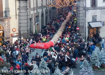 Viterbo - La calza della Befana più lunga del mondo - Edizione 2026