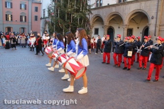 Viterbo - Befana 2015 - La calza più lunga del mondo