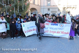 Viterbo - Befana 2015 - La calza più lunga del mondo