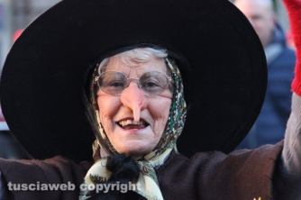 Viterbo - Befana 2015 - La calza più lunga del mondo