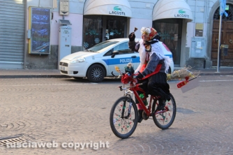 Viterbo - Befana 2015 - La calza più lunga del mondo