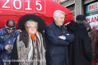 Viterbo - Befana 2015 - La calza più lunga del mondo