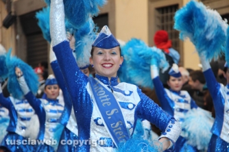 Viterbo - Befana 2015 - La calza più lunga del mondo
