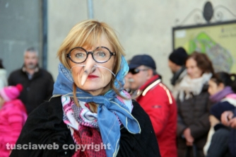 Viterbo - Befana 2015 - La calza più lunga del mondo