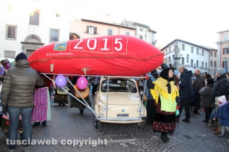 Viterbo - Befana 2015 - La calza più lunga del mondo