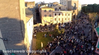 Viterbo - Befana 2015 - La calza più lunga del mondo vista dal drone