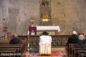 Viterbo - La camera ardente per don Angelo Gargiuli