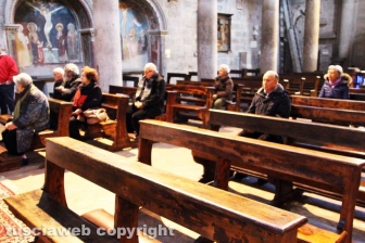 Viterbo - La camera ardente per don Angelo Gargiuli