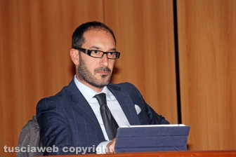 La camera civile porta il nome di Carlo Alfonso Pesaresi