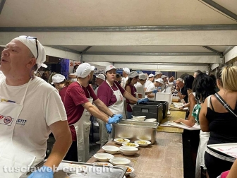 La cena con i facchini di Santa Rosa